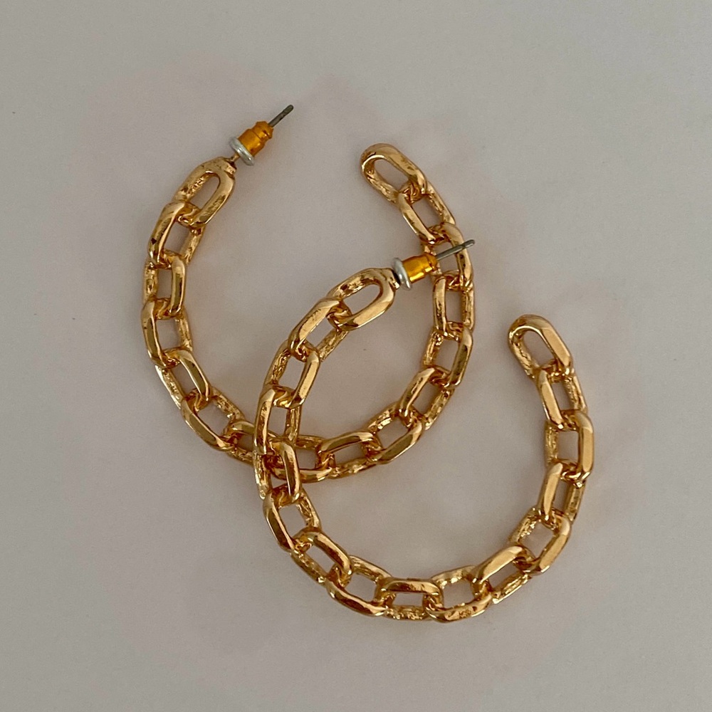 Chain Link 1.25” Gold Hoops